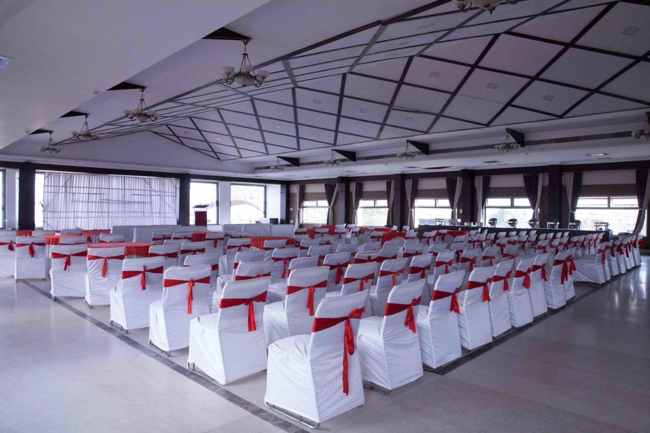 Hotel Central Park Siliguri Zewnętrze zdjęcie