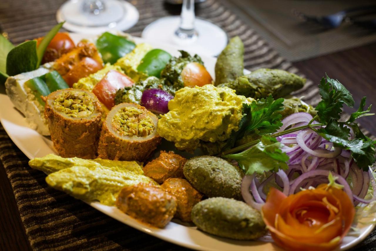 Hotel Central Park Siliguri Zewnętrze zdjęcie