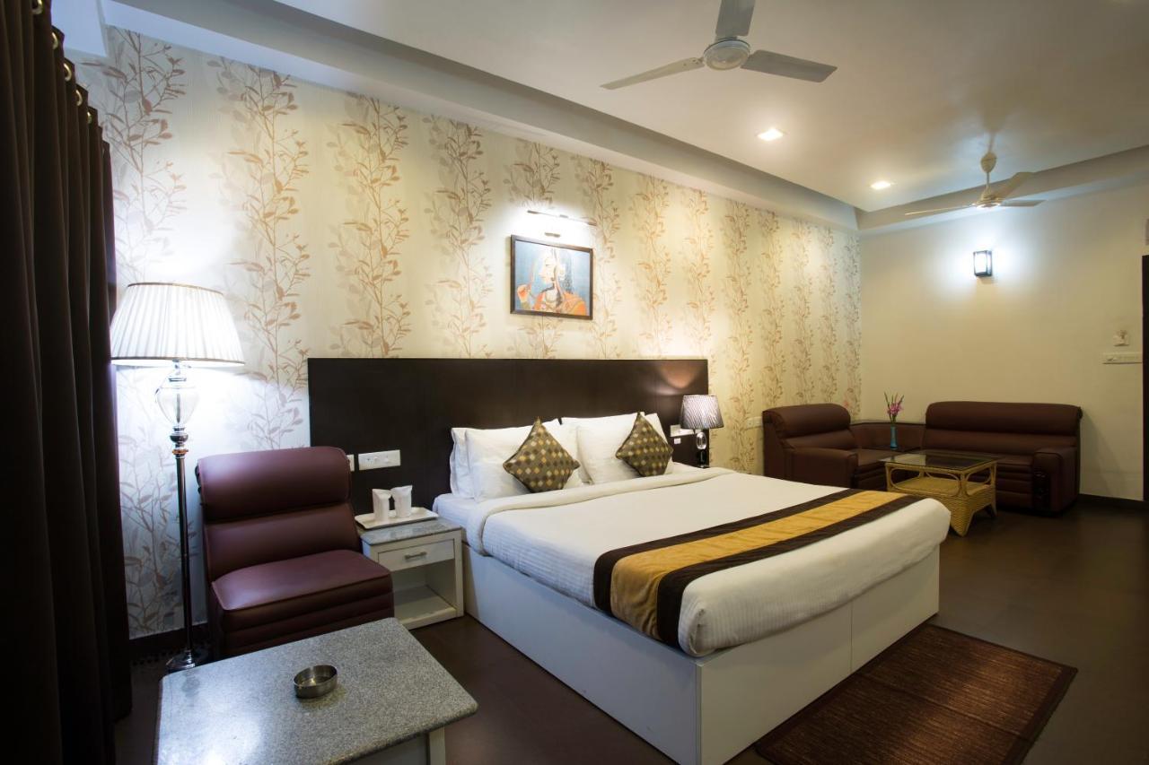 Hotel Central Park Siliguri Zewnętrze zdjęcie