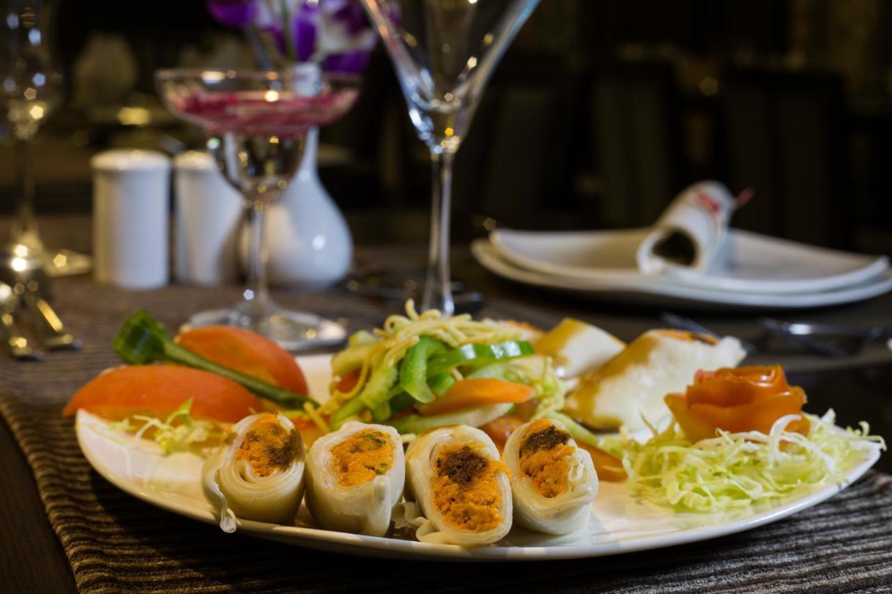 Hotel Central Park Siliguri Zewnętrze zdjęcie