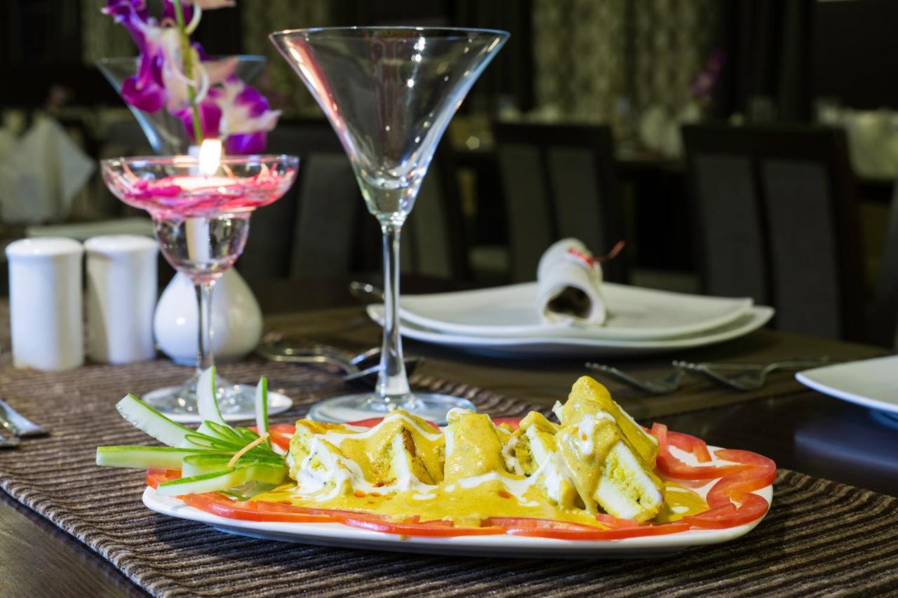 Hotel Central Park Siliguri Zewnętrze zdjęcie