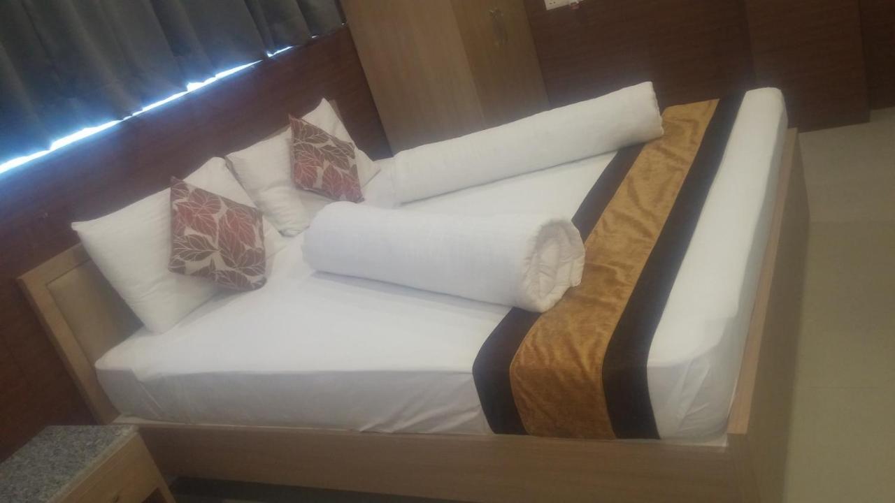 Hotel Central Park Siliguri Zewnętrze zdjęcie